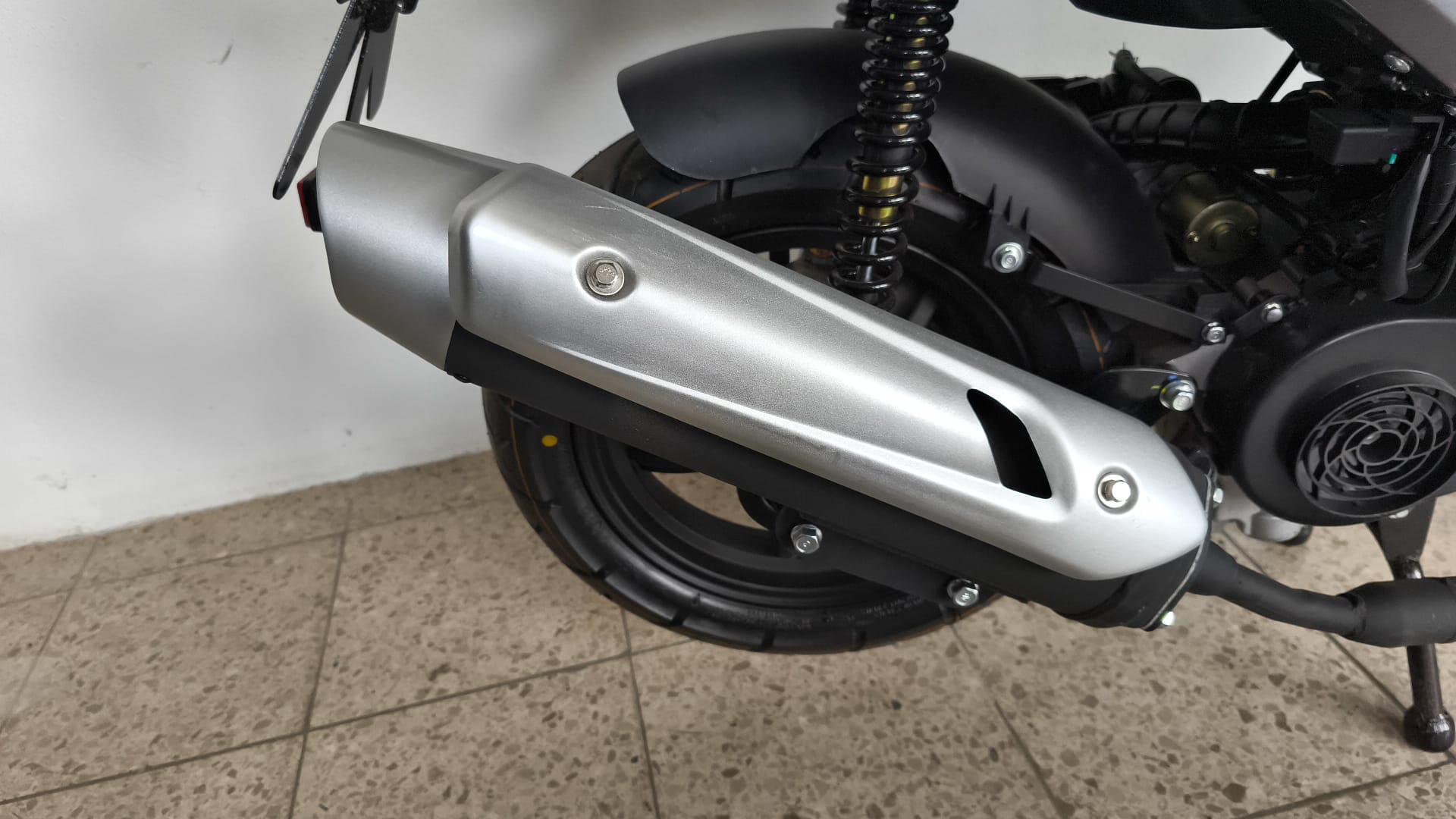 Striker - 50ccm Euro 5 schwarz-grün - B-Ware