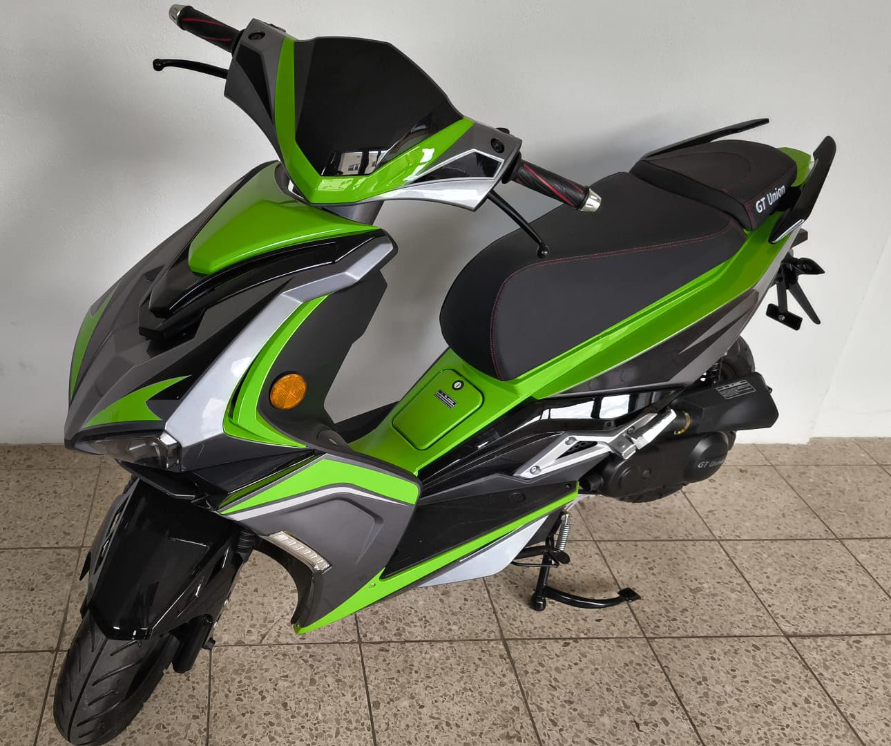 Striker - 50ccm Euro 5 schwarz-grün - B-Ware