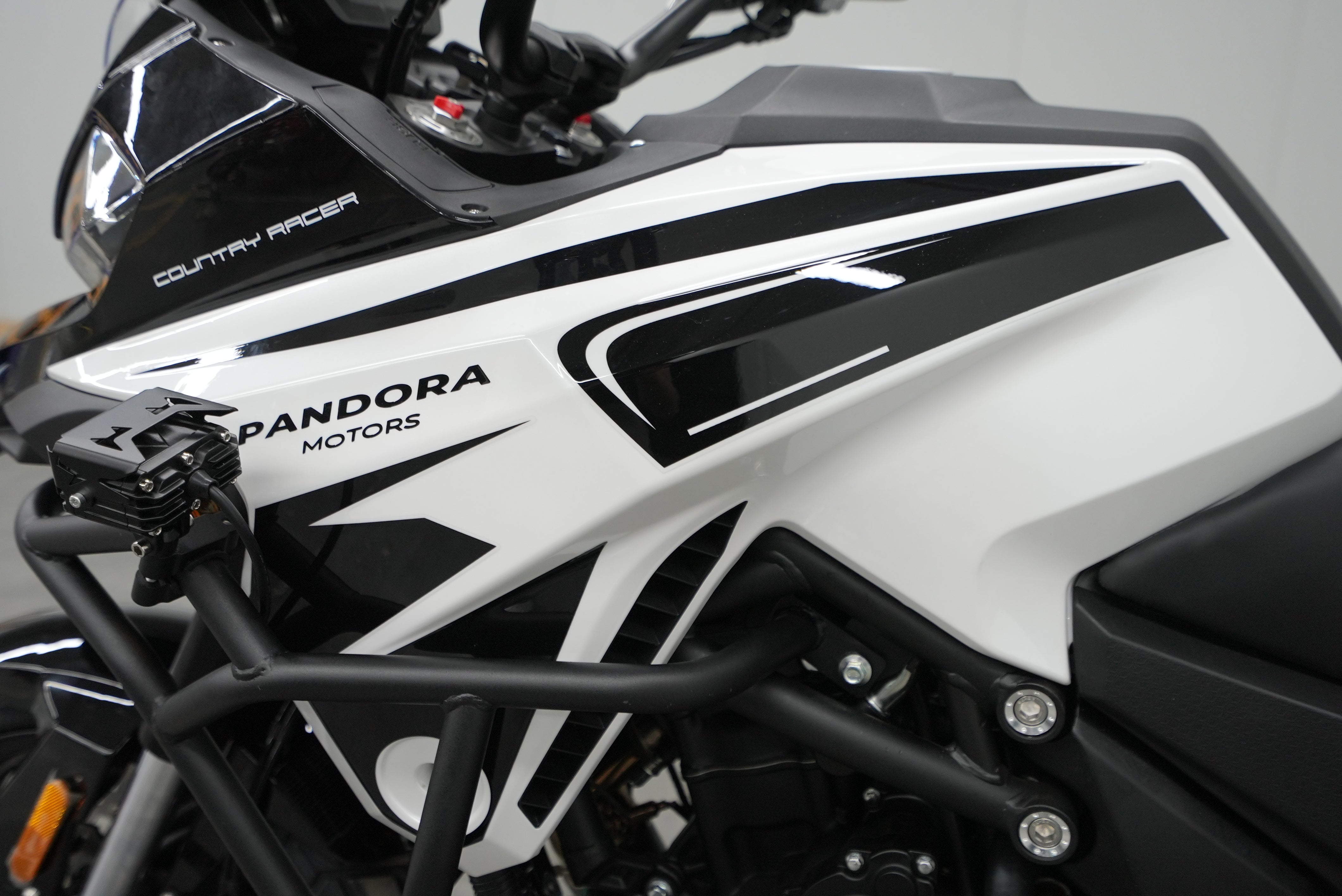 Country Racer 500 LC 476 ccm ADV mit ABS  white-black