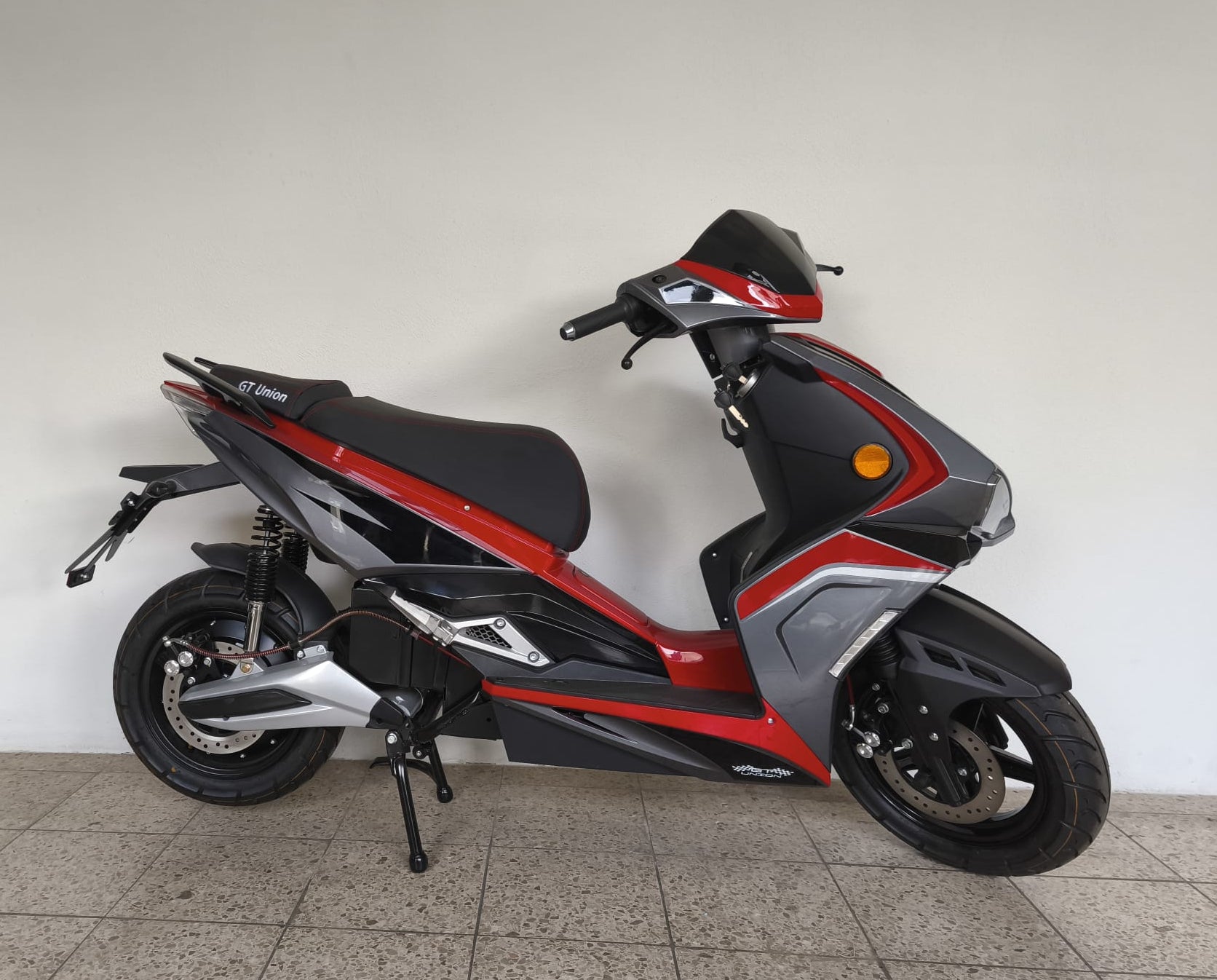 e-Striker Bosch Motor 3000 W - schwarz-rot - Gebrauchtfahrzeug