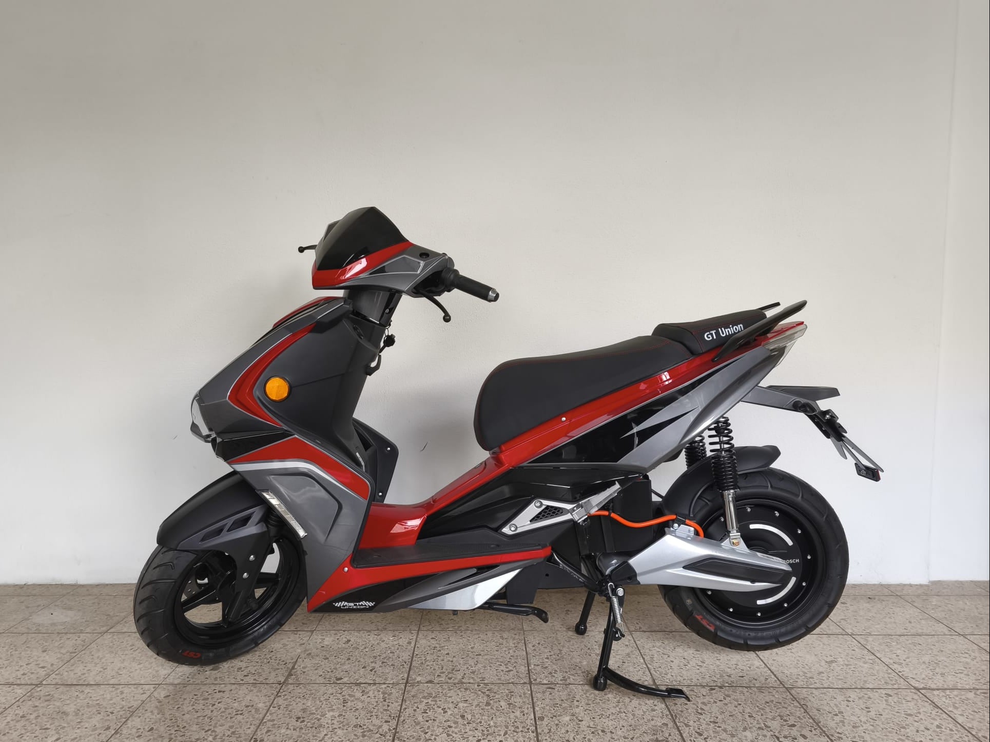 e-Striker Bosch Motor 3000 W - schwarz-rot - Gebrauchtfahrzeug