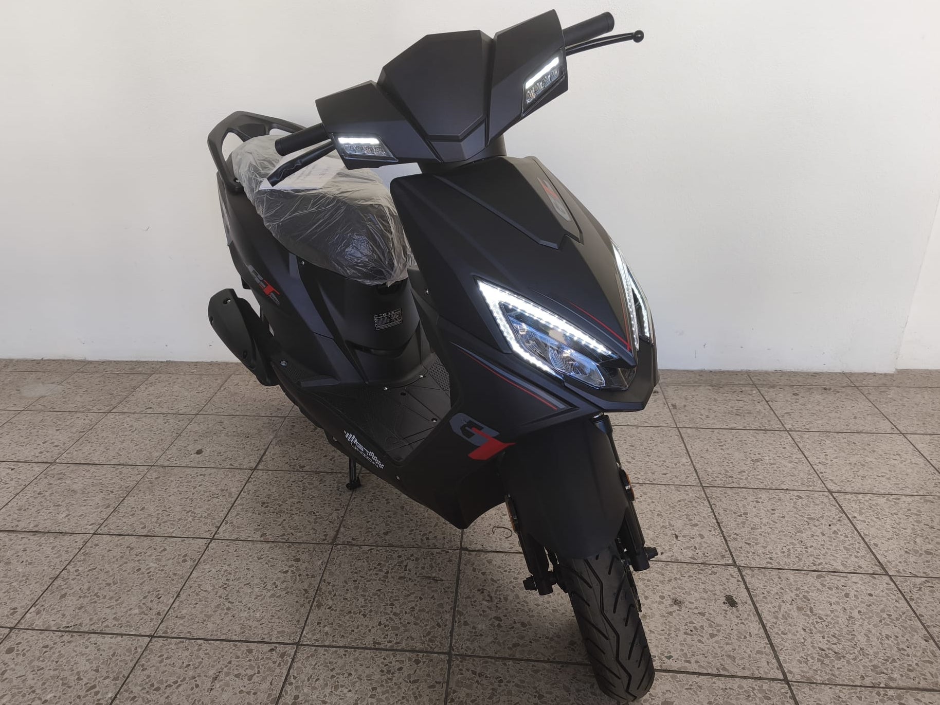 Sonic 50 ccm mattschwarz - Neufahrzeug mit optischen Fehlern  B-Ware