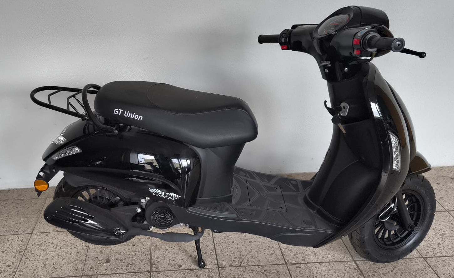 Massimo - 50ccm - schwarz - B-Ware