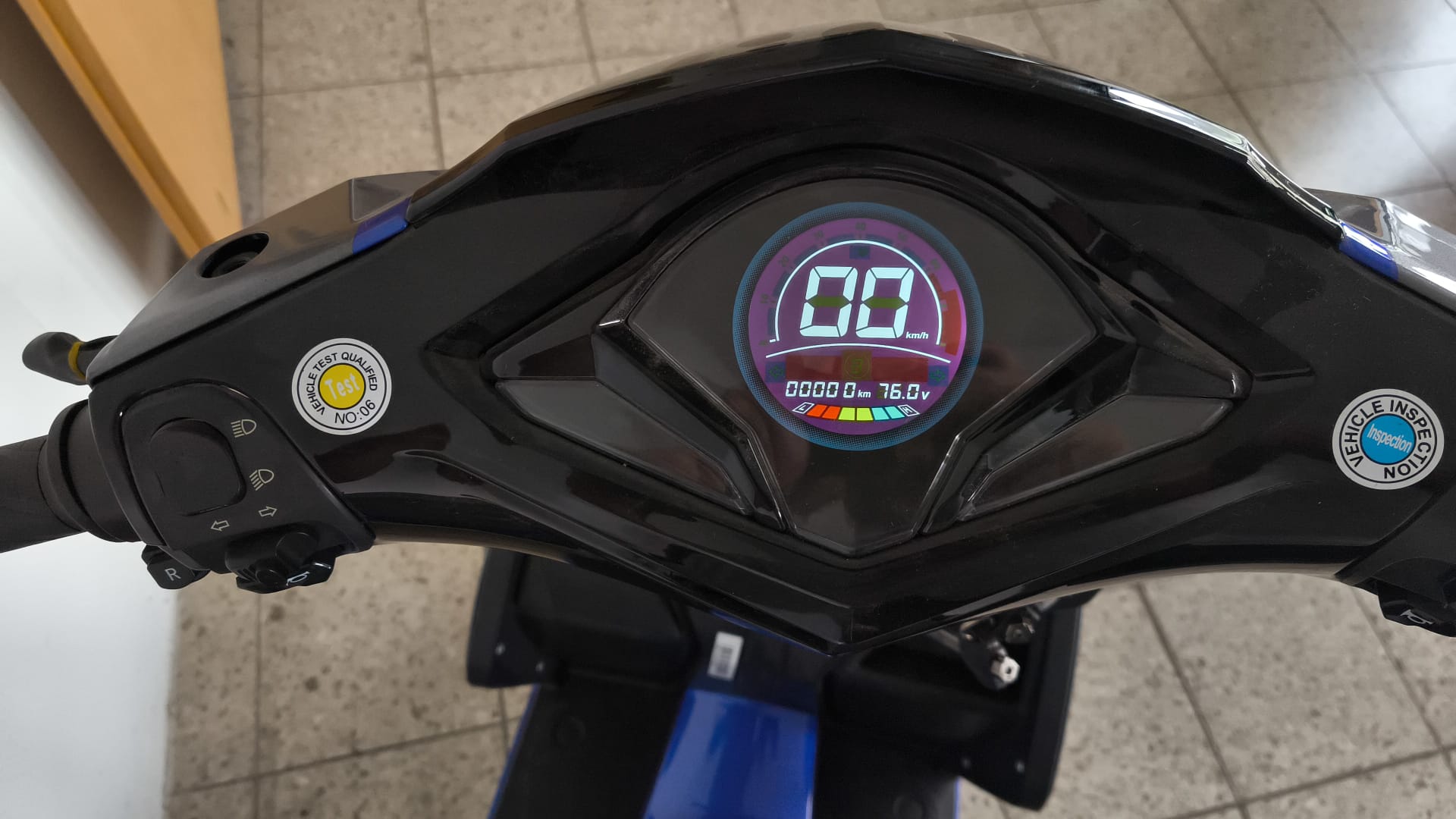 e-Striker Bosch Motor 3000W - blau - Neufahrzeug - B-Ware