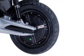 eSTRIKER 3000 W - grün 25kmh MOFA