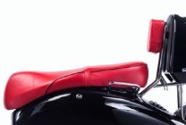 Sitzbank rot mit Rückenpolster